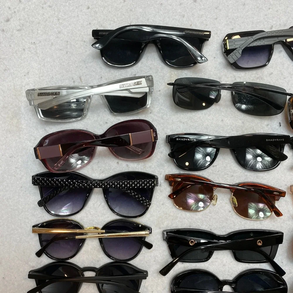 Lot Of 20 Mixed Sunglasses Unisex OS Vince Camuto Shady Rays Panama Jack